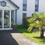 Hotel Budget Melun Sud - Les Lys 3*