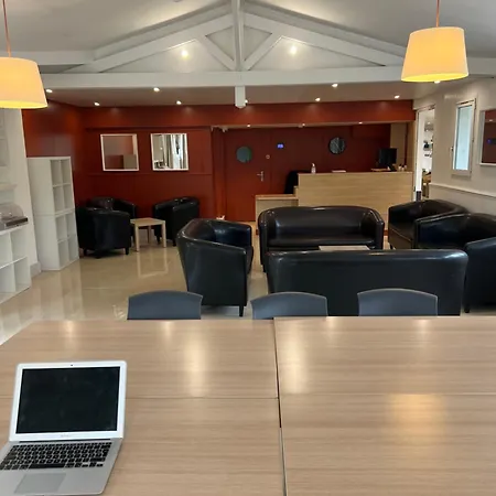 Hotell Budget Melun Sud - Les Lys 3*