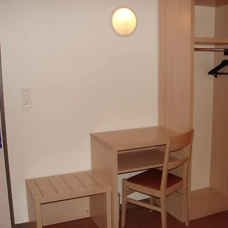 Hotell Budget Melun Sud - Les Lys