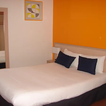 Budget Melun Sud - Les Lys 3*