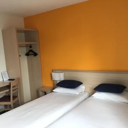 Budget Melun Sud - Les Lys Hotell 3*
