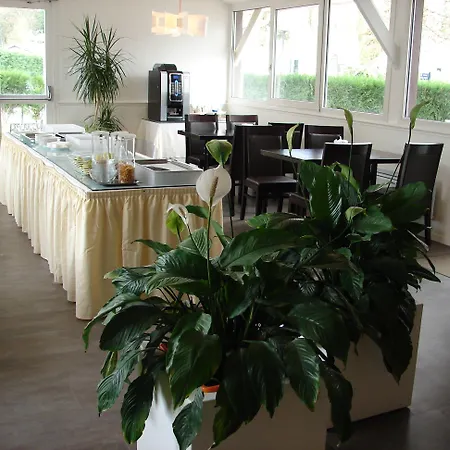 Hotell Budget Melun Sud - Les Lys 3*
